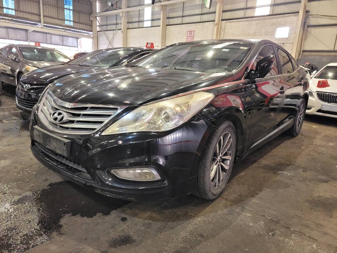 HYUNDAI GRANDEUR 2011 - Marhaba Auction Used Cars - Image 4