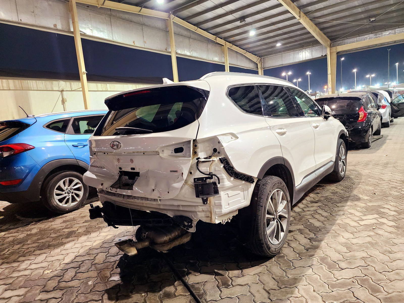 2019 HYUNDAI SANTA FE — 43721 KM — Lot 30046665 — Souq - Marhaba Auctions Used Cars - Image 4