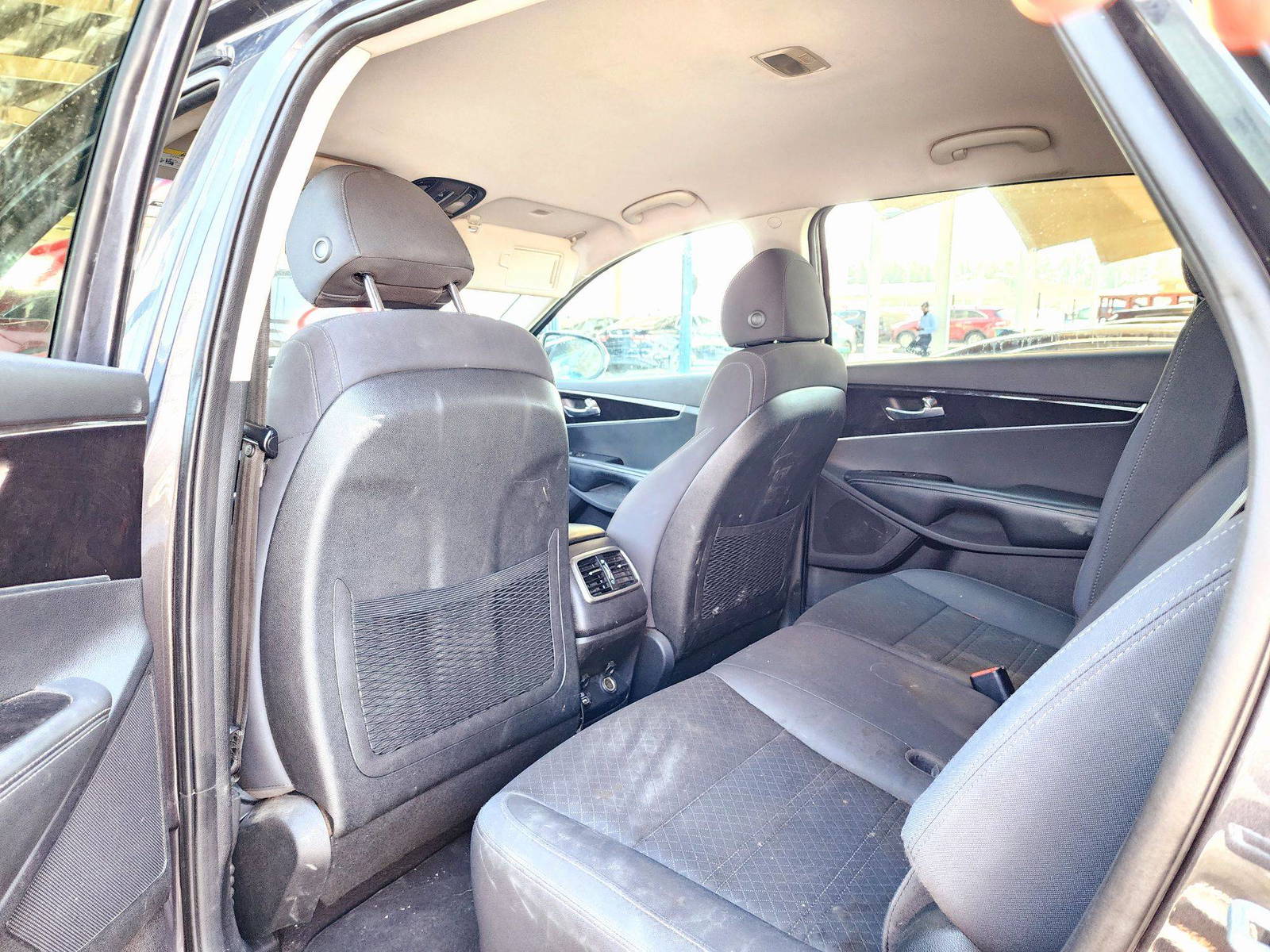 2018 KIA SORENTO — 152776 Miles — Lot 50167681 — Souq - Marhaba Auctions Used Cars - Image 6