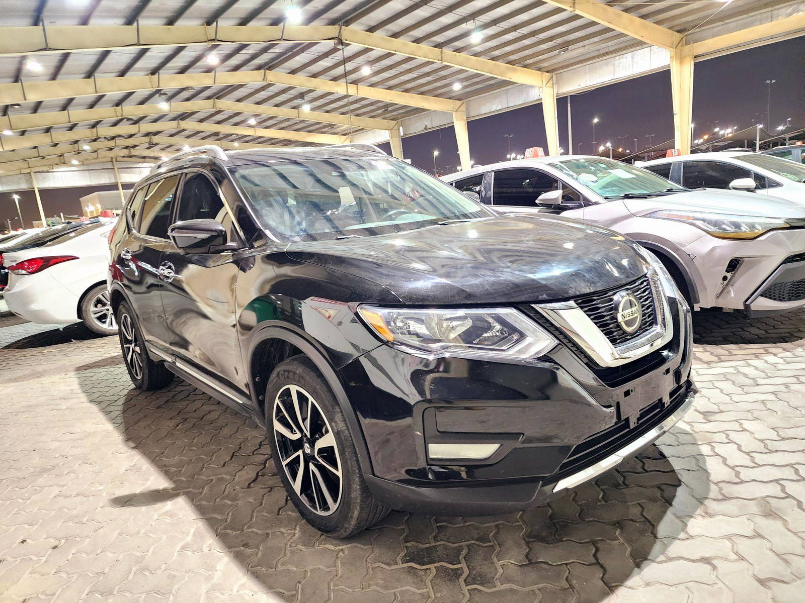 2019 NISSAN ROGUE — 127373 Miles — Lot 1KC826866 — Souq - Marhaba Auctions Used Cars - Image 4