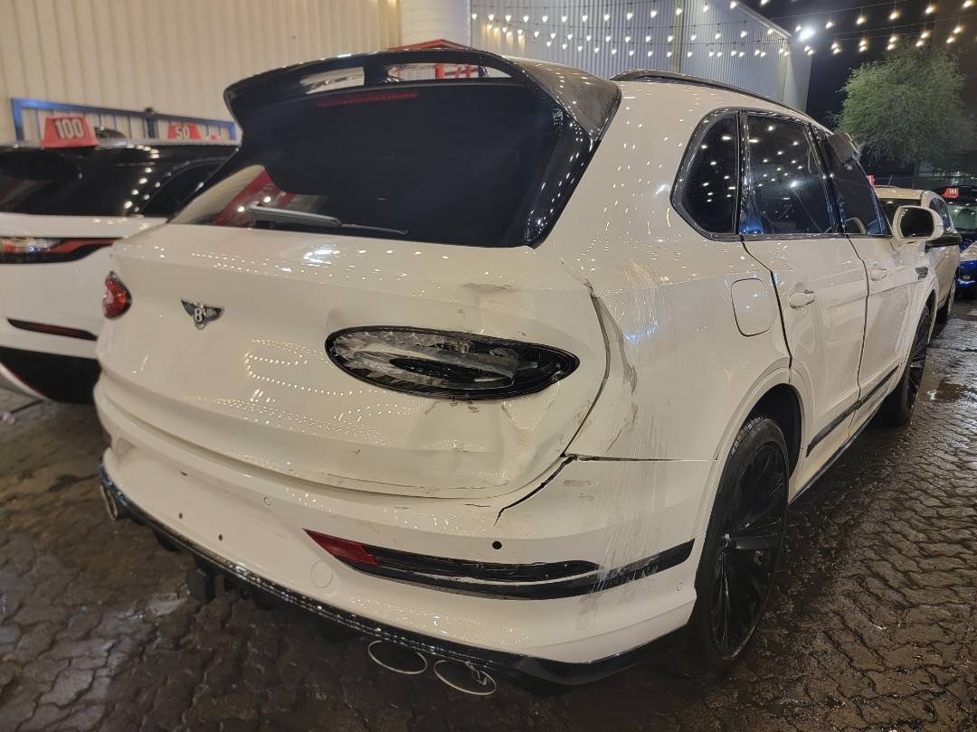 2021 BENTLEY BENTAYGA — 8850 Miles — Lot 37548686 - Marhaba Auctions Used Cars - Image 10