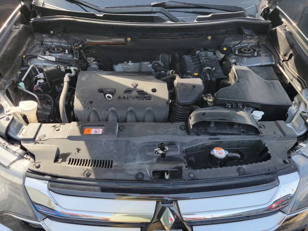 2017 MITSUBISHI OUTLANDER — 75422 Miles — Lot HZ054380 — Main - Marhaba Auctions Used Cars - Image 11