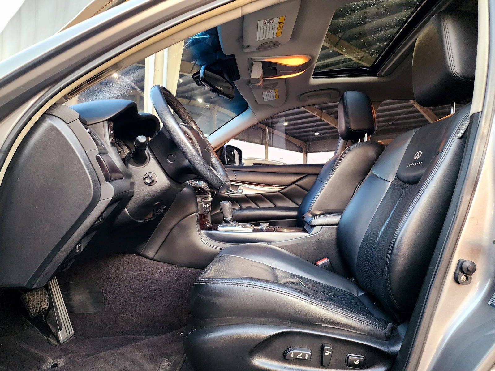2011 INFINITI M37 — 138990 KM — Lot M511717 — Souq - Marhaba Auctions Used Cars - Image 9