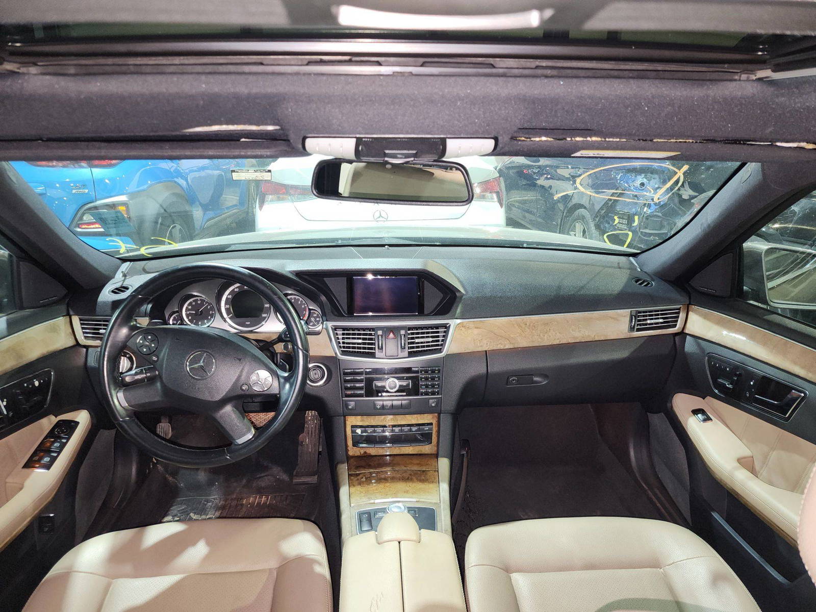 2011 MERCEDES BENZ E 350 — 225043 Miles — Lot B6BA262484 — Souq - Marhaba Auctions Used Cars - Image 8