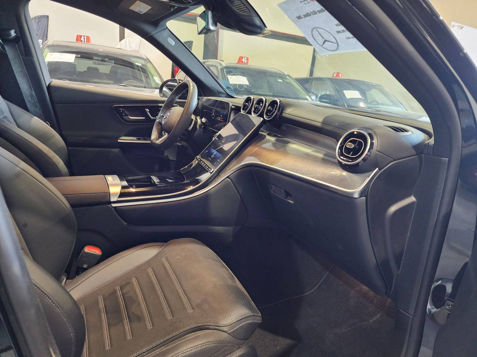 2024 MERCEDES BENZ GLC-300 — 454 Miles — Lot 58695184 — Main - Marhaba Auctions Used Cars - Image 13