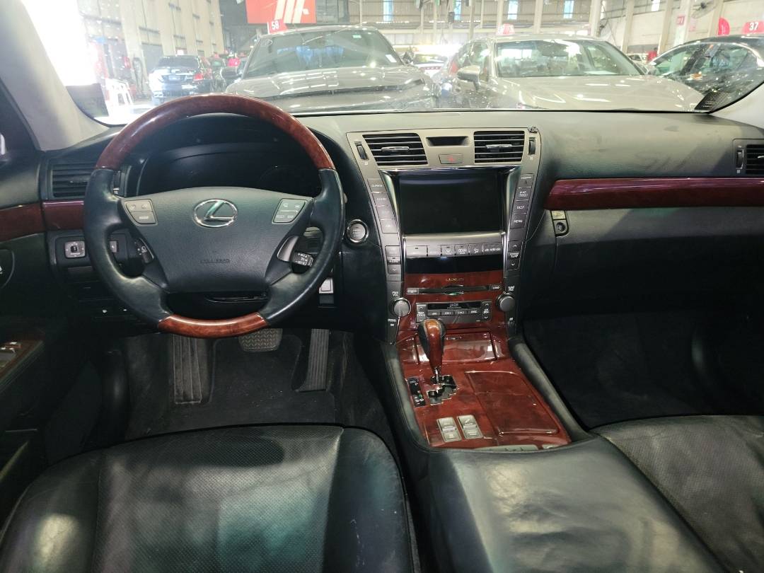 2007 LEXUS LS 460 — 305836 KM — Lot 5007391 — Main - Marhaba Auctions Used Cars - Image 7