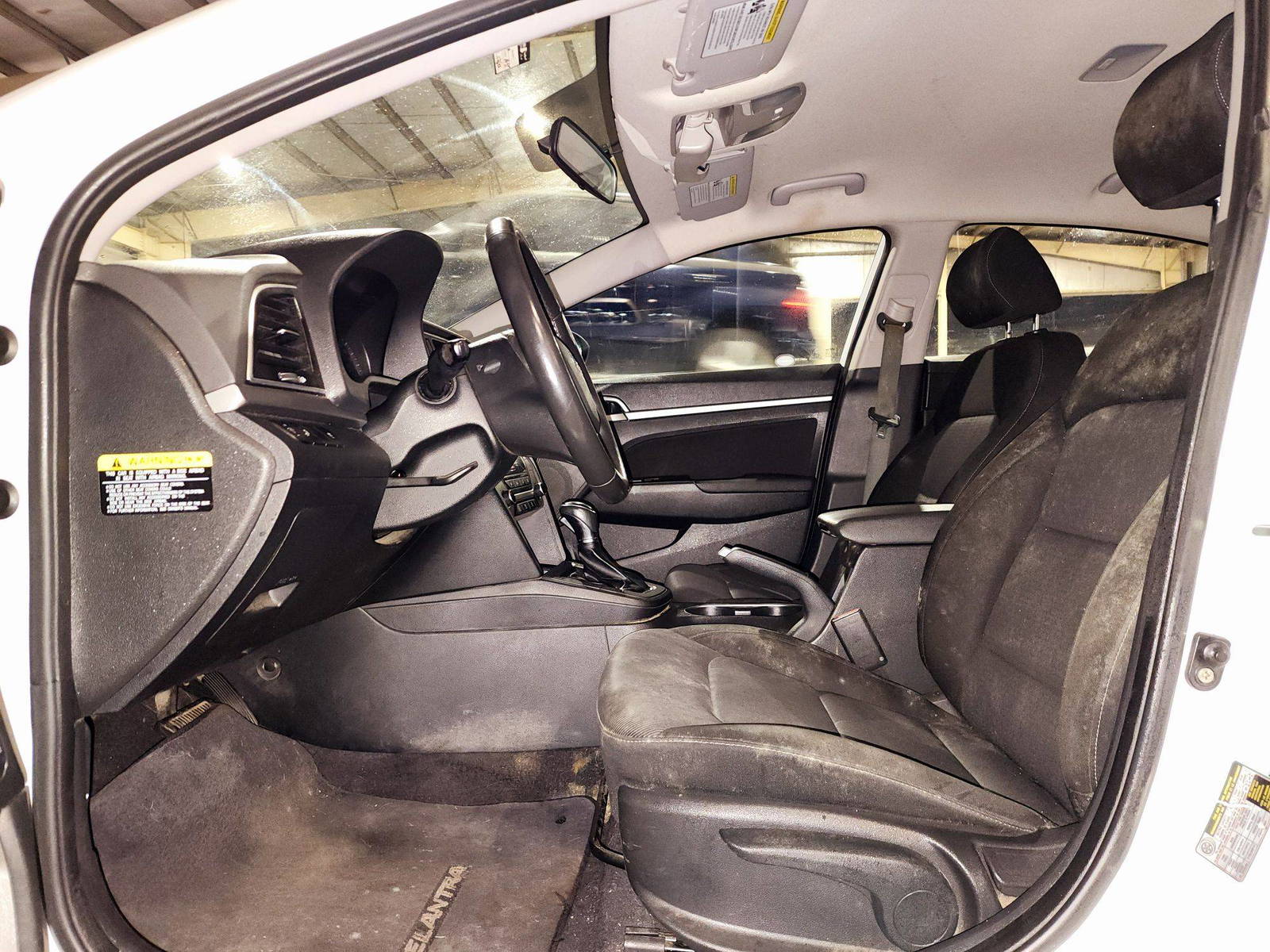 2018 HYUNDAI ELANTRA — 117640 KM — Lot 694539 — Souq - Marhaba Auctions Used Cars - Image 8