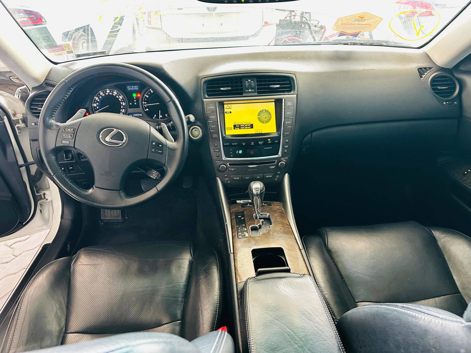 2010 LEXUS IS 250 — 220345 Miles — Lot 91055555 — Souq - Marhaba Auctions Used Cars - Image 7