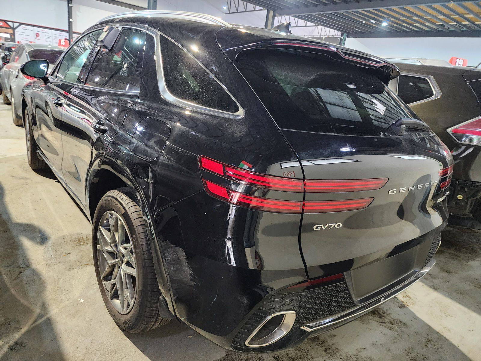 2024 GENESIS GV70 — 7441 Miles — Lot 4000 — Al Quoz - Marhaba Auctions Used Cars - Image 5