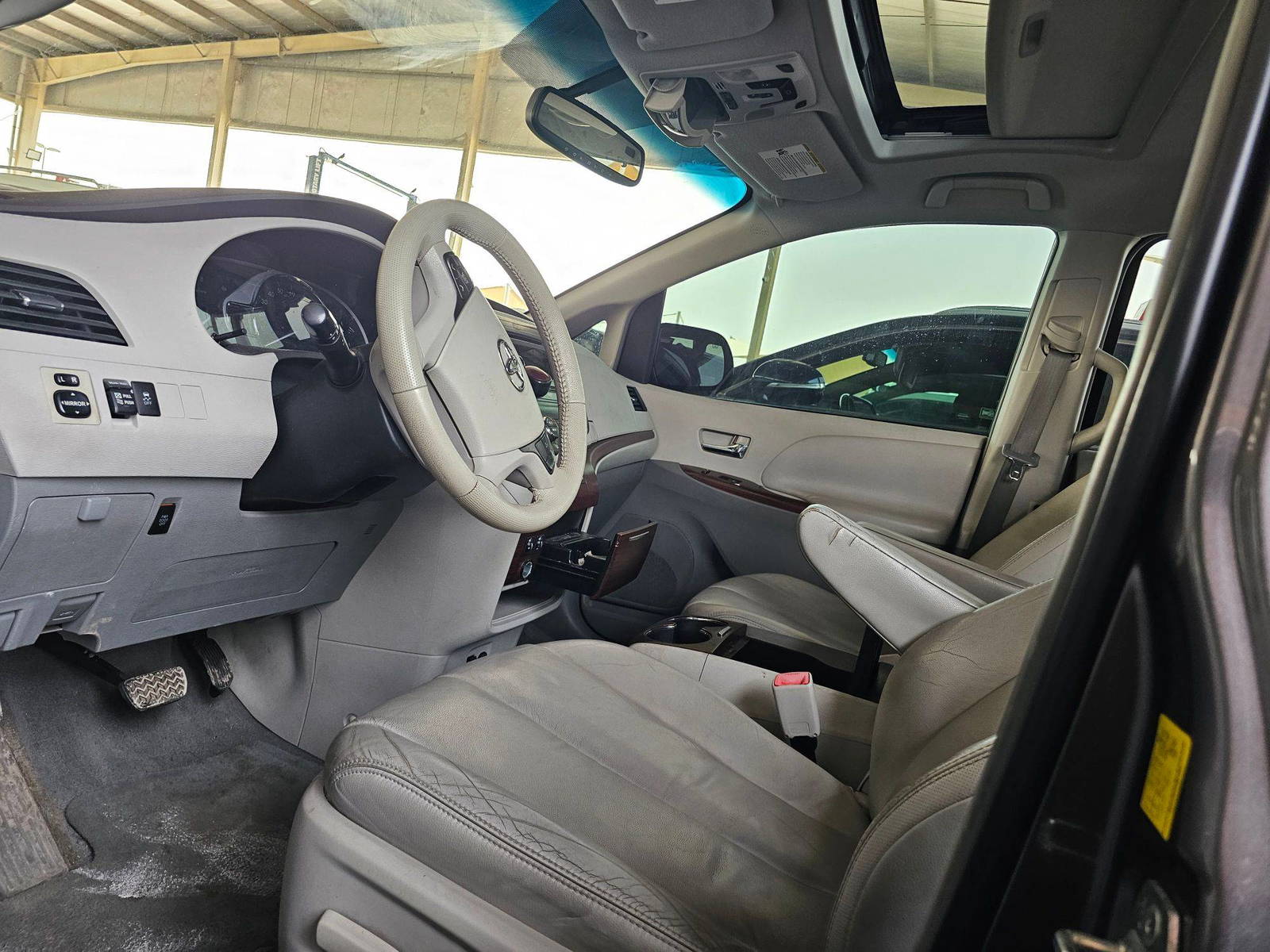 TOYOTA SIENNA 2011 - Marhaba Auction Used Cars - Image 9