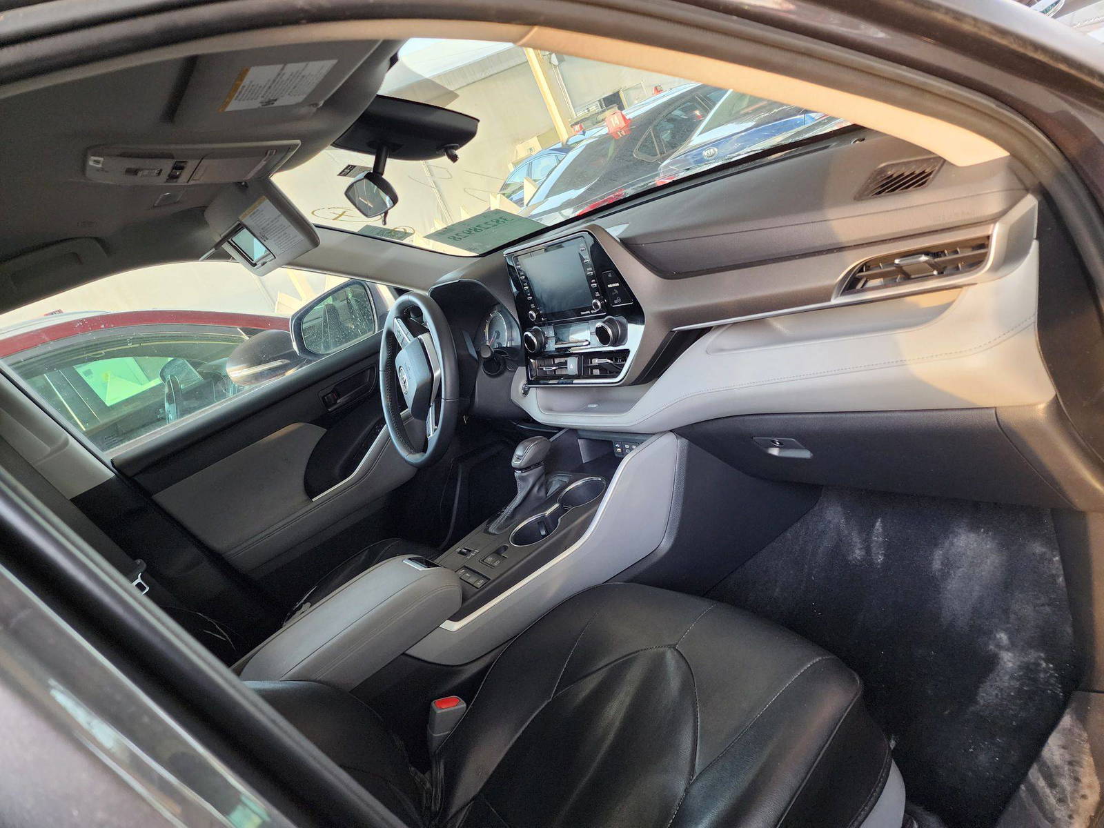 2022 TOYOTA HIGHLANDER — 15834 Miles — Lot 38228928 — Souq - Marhaba Auctions Used Cars - Image 5