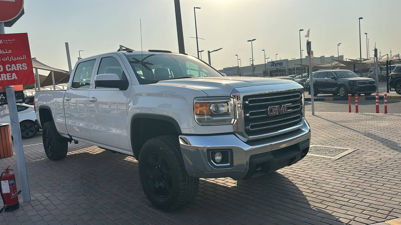 2019 GMC SIERRA — Lot KF210379 — Souq - Marhaba Auctions Used Cars - Image 4