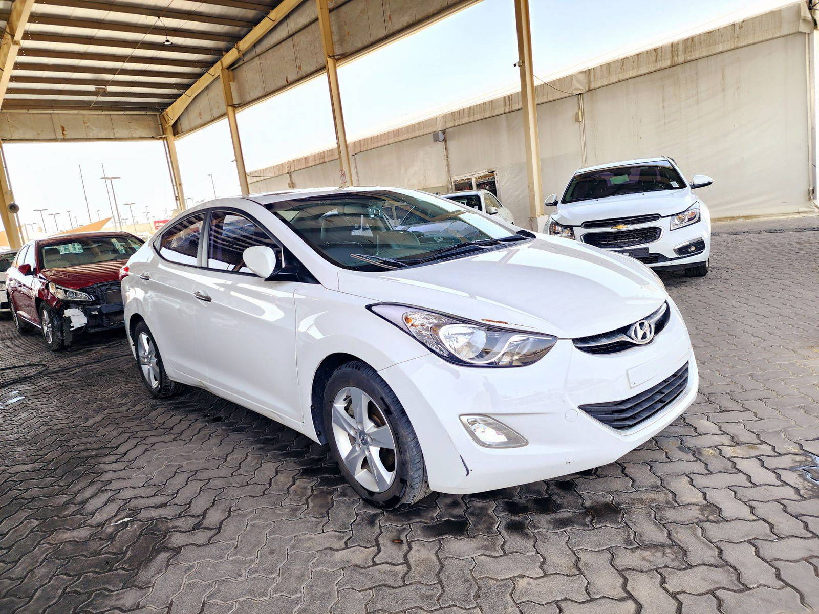 2011 HYUNDAI AVANTE — 118186 KM — Lot 041753 — Souq - Marhaba Auctions Used Cars - Image 4