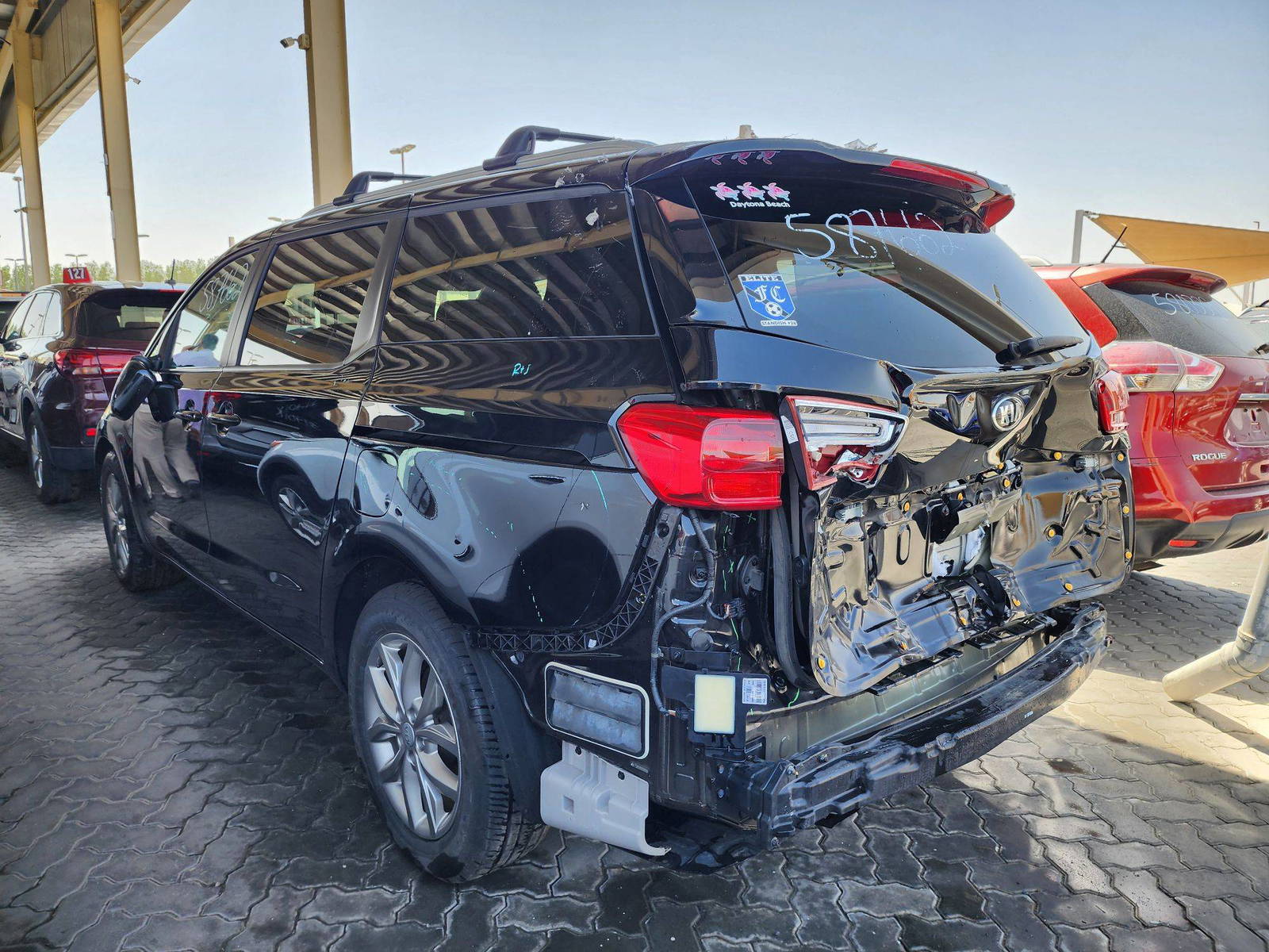 2020 KIA SEDONA — 86653 Miles — Lot 39475375 — Souq - Marhaba Auctions Used Cars - Image 5
