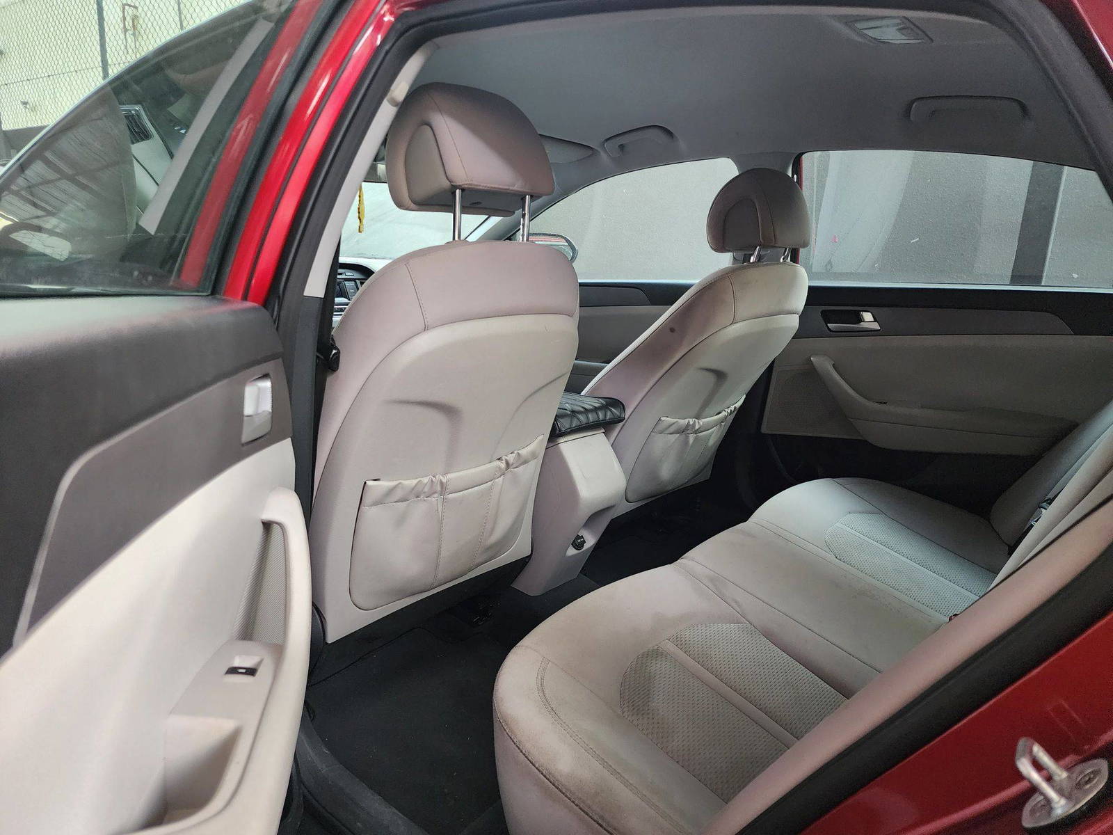 2015 HYUNDAI SONATA — 165934 Miles — Lot 41623076 — Al Quoz - Marhaba Auctions Used Cars - Image 7