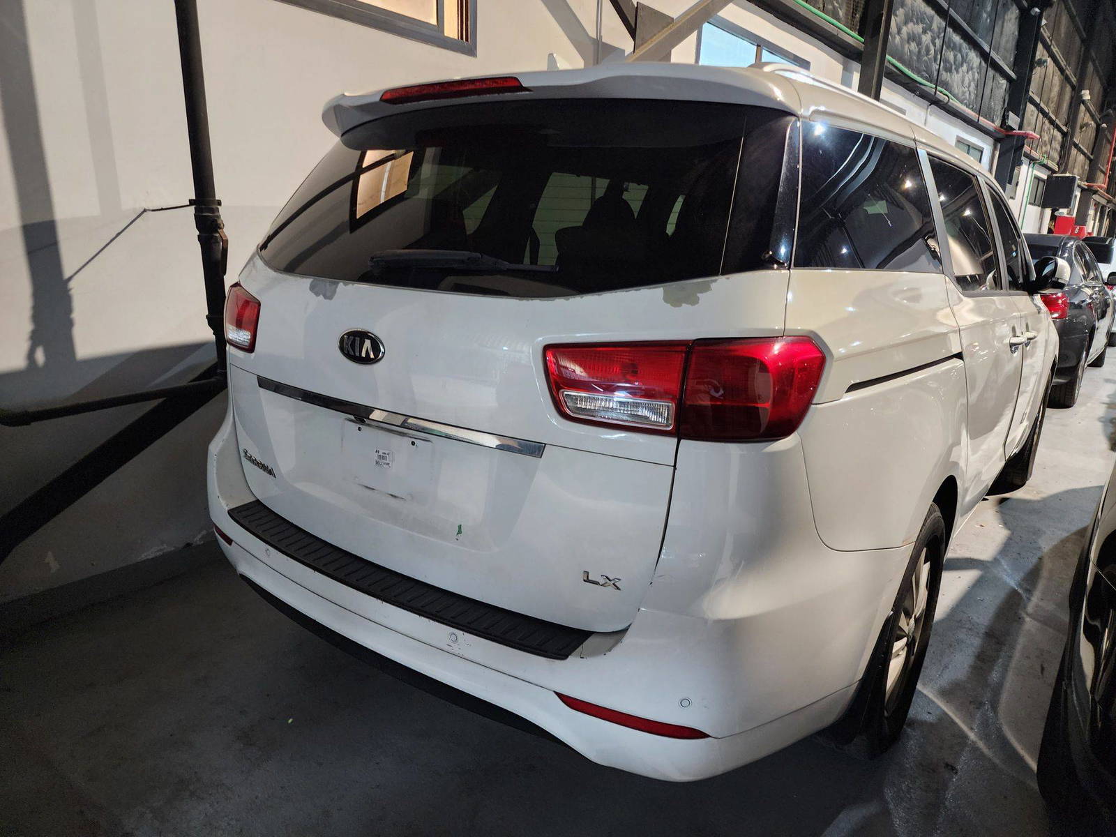 2017 KIA SEDONA — 134414 Miles — Lot 25943 — Al Quoz - Marhaba Auctions Used Cars - Image 3