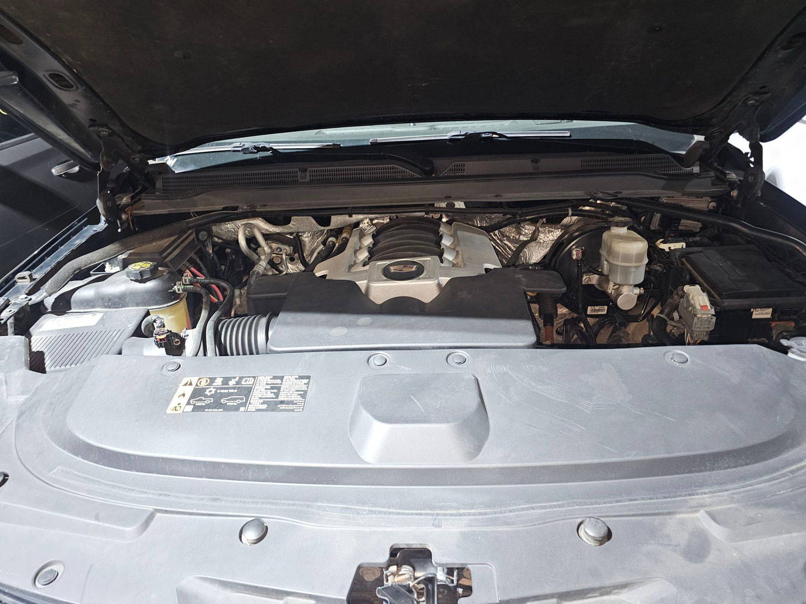 CADILLAC ESCALADE 2017 - Marhaba Auction Used Cars - Image 10