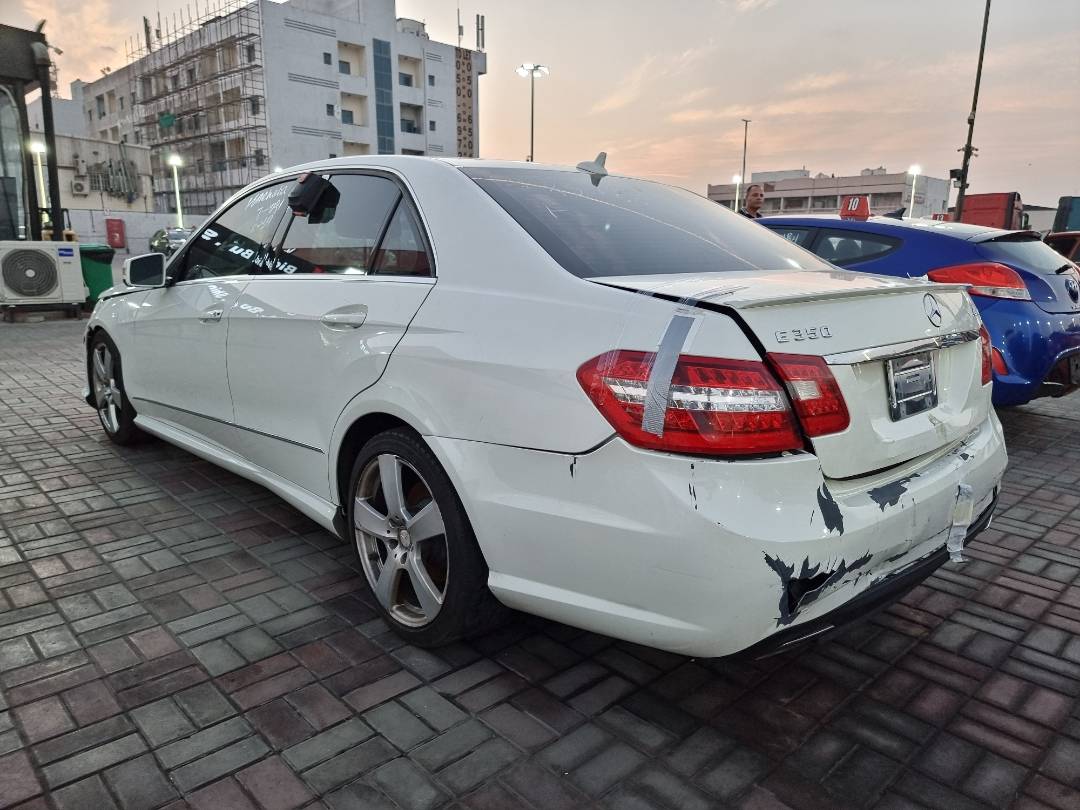 2011 MERCEDES BENZ E 350 — 209783 Miles — Lot 2154798 — Main - Marhaba Auctions Used Cars - Image 4