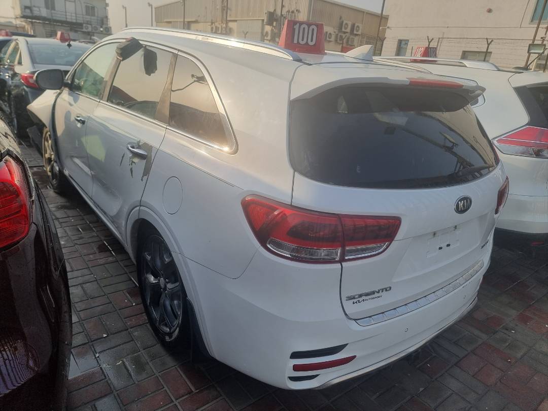 2016 KIA SORENTO — 149817 Miles — Lot 128946 — Ind. 12 - Marhaba Auctions Used Cars - Image 4