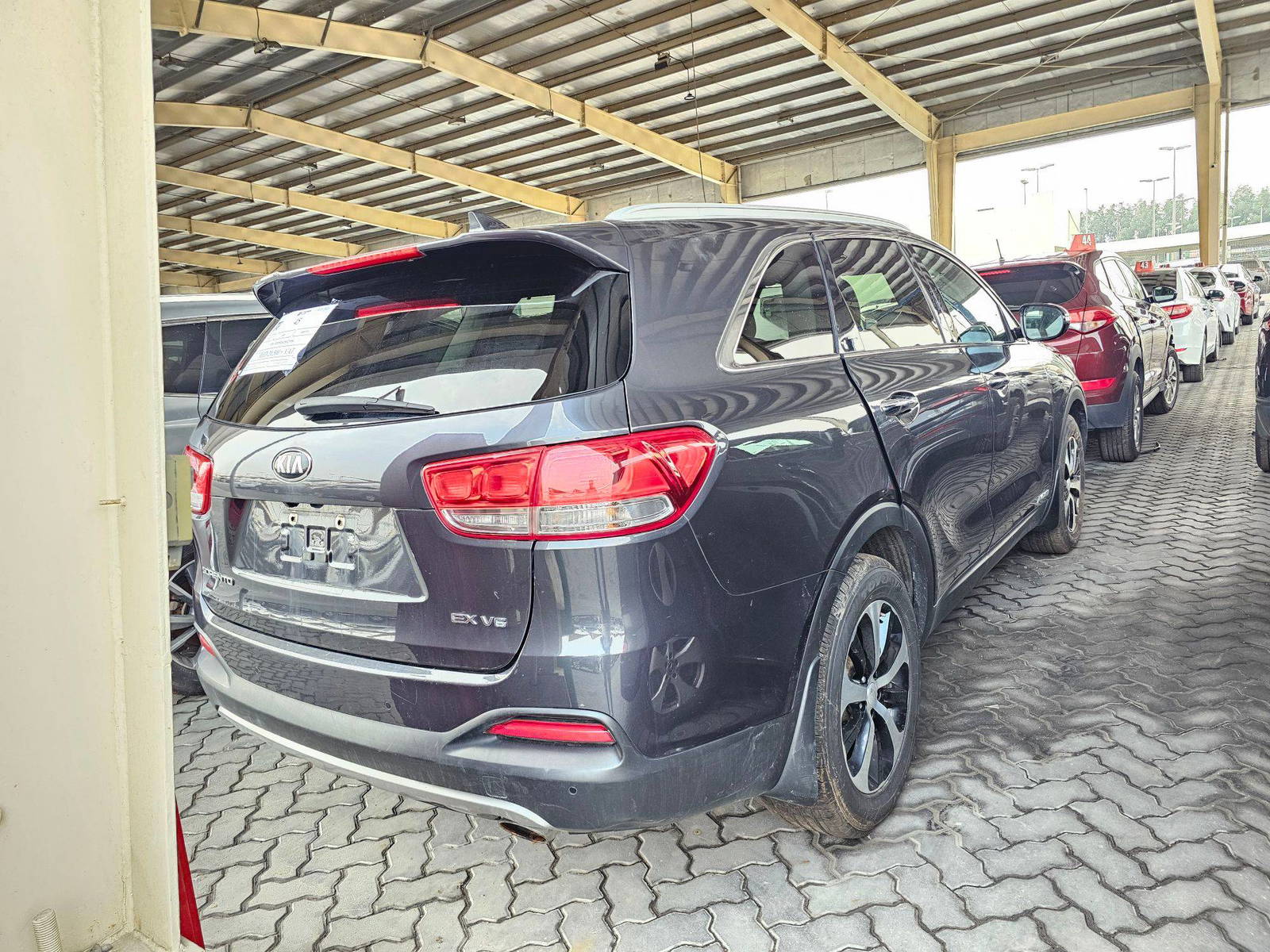 2017 KIA SORENTO — 202181 KM — Lot 42596475 — Souq - Marhaba Auctions Used Cars - Image 3
