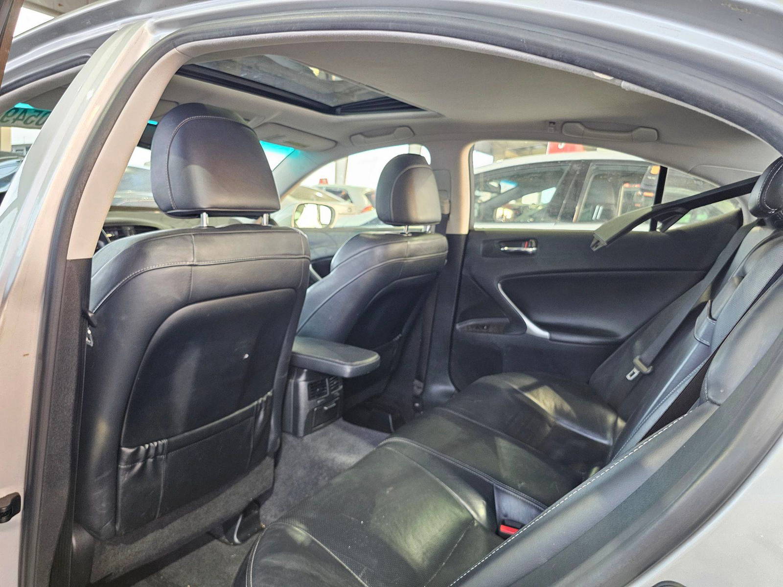 2010 LEXUS IS 250 — 176143 Miles — Lot 5039289 — Souq - Marhaba Auctions Used Cars - Image 6