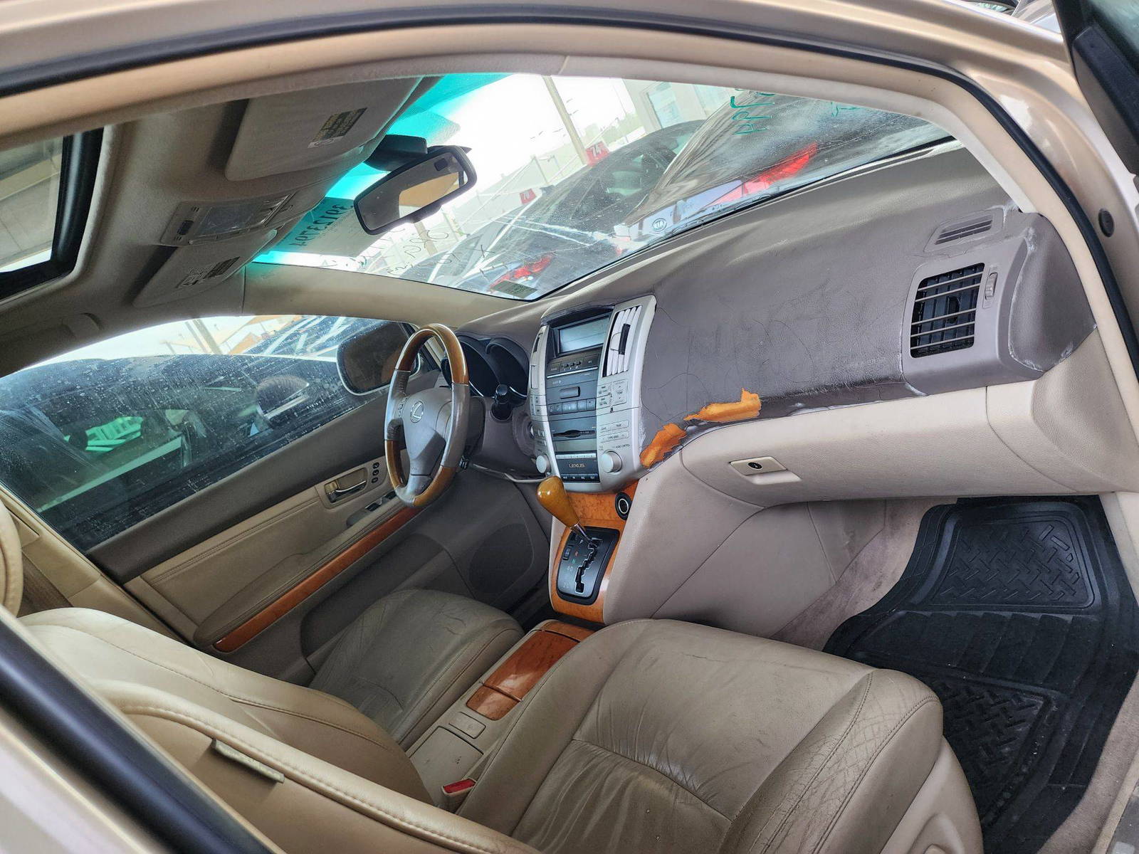 2007 LEXUS RX 350 — 231222 KM — Lot 5497 — Souq - Marhaba Auctions Used Cars - Image 5