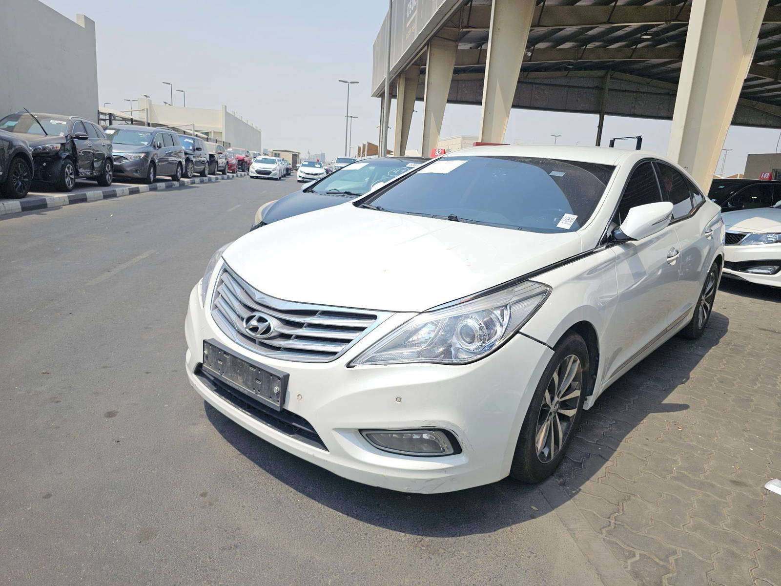 2011 HYUNDAI GRANDEUR — 164680 KM — Lot 068459 — Souq - Marhaba Auctions Used Cars - Image 5