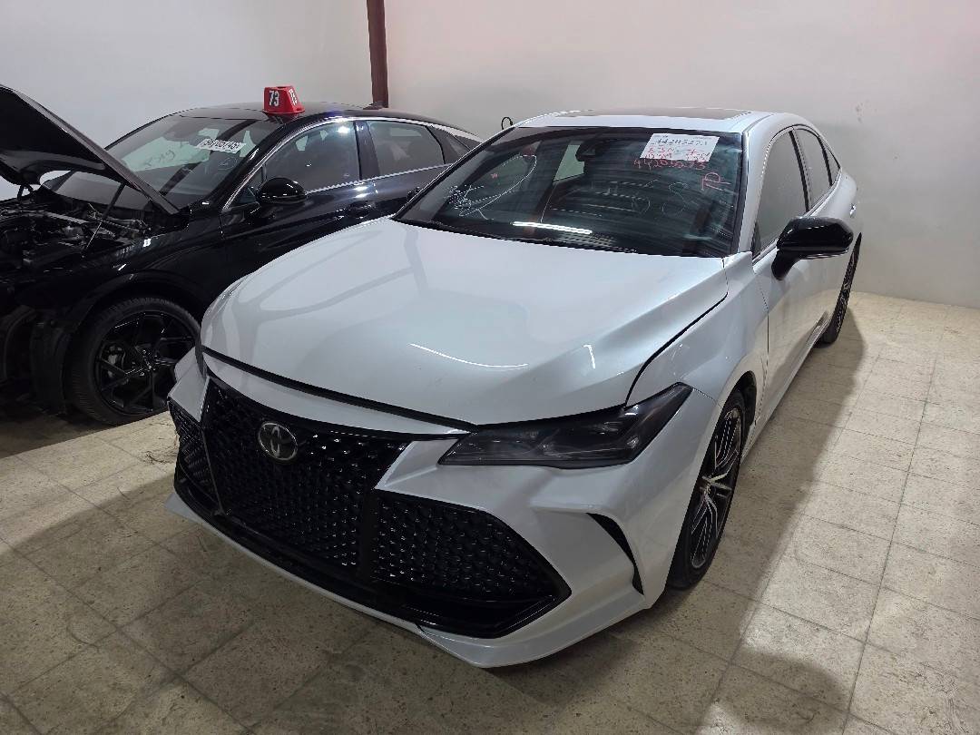TOYOTA AVALON