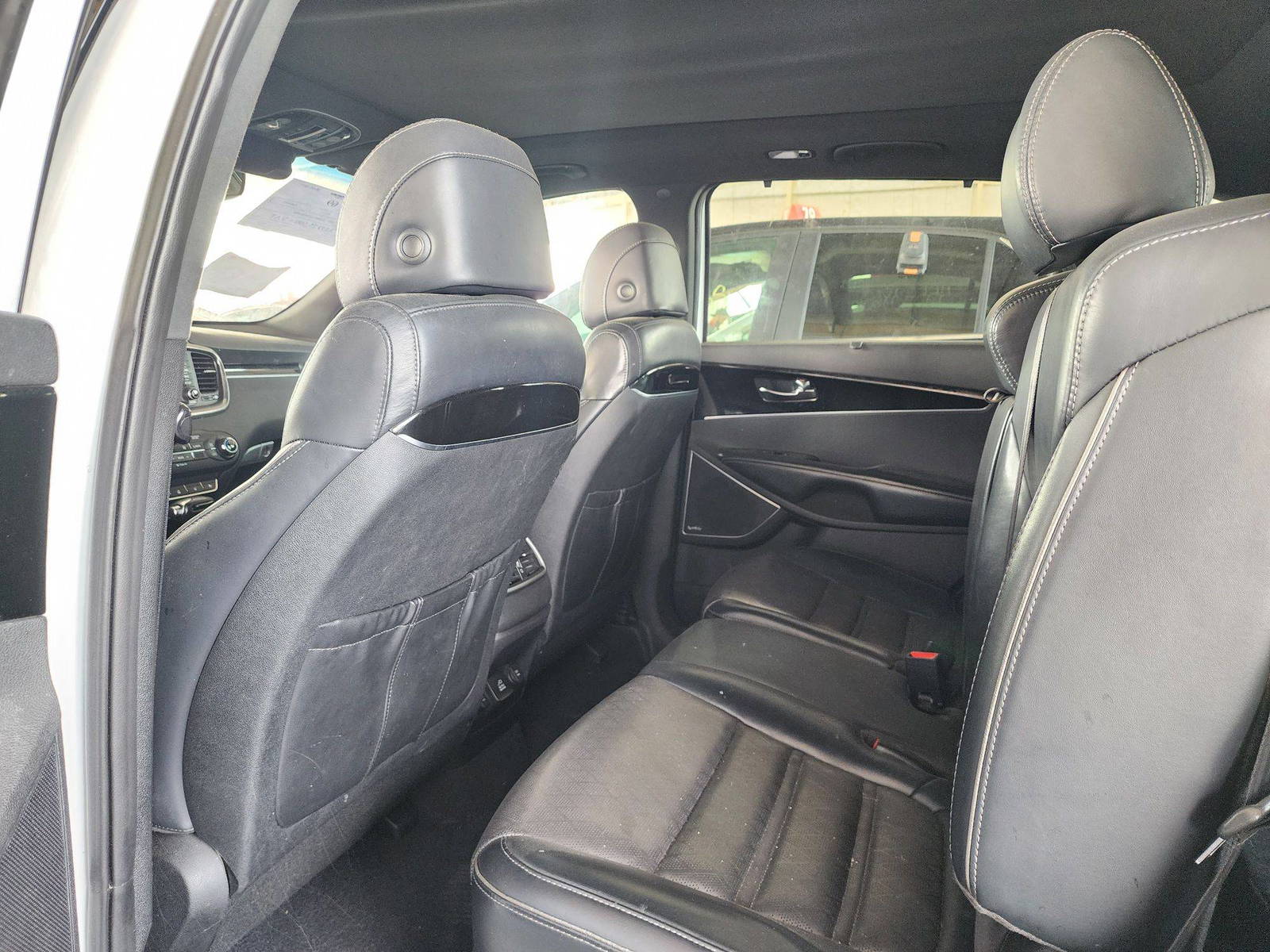 2017 KIA SORENTO — 182745 Miles — Lot 339071 — Souq - Marhaba Auctions Used Cars - Image 6