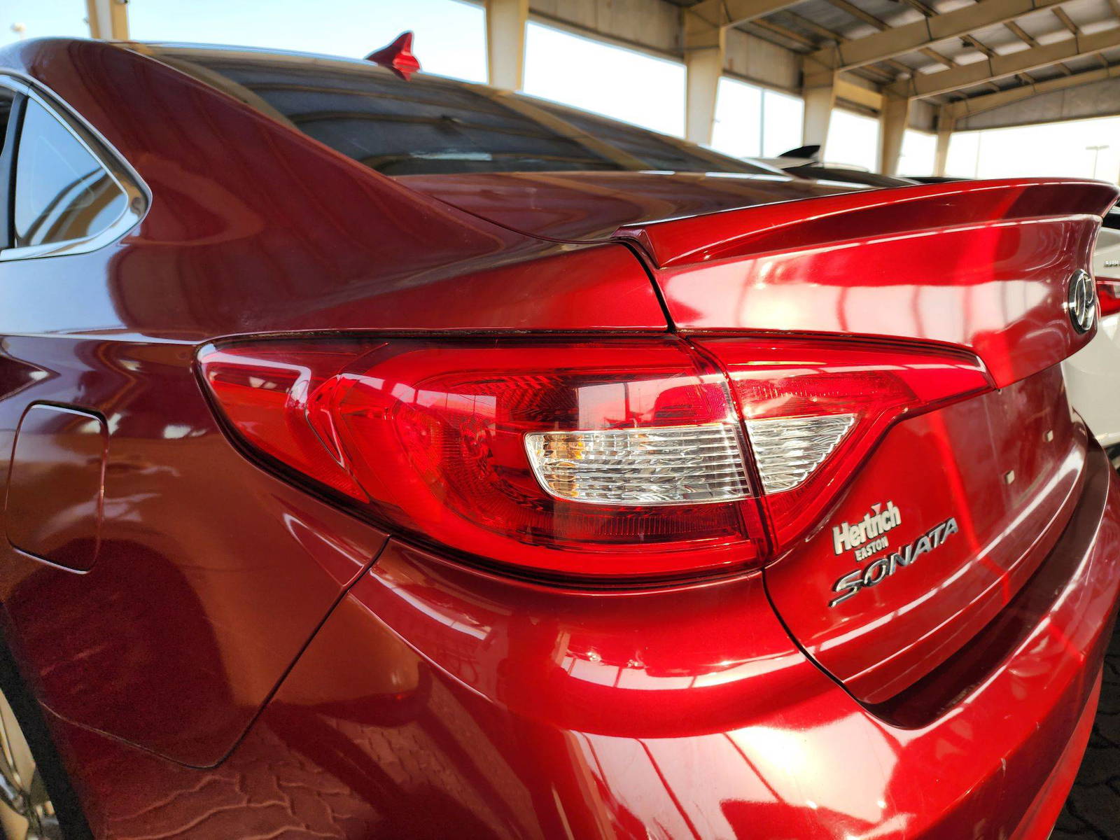 2015 HYUNDAI SONATA — 102122 Miles — Lot 46400904 — Souq - Marhaba Auctions Used Cars - Image 9