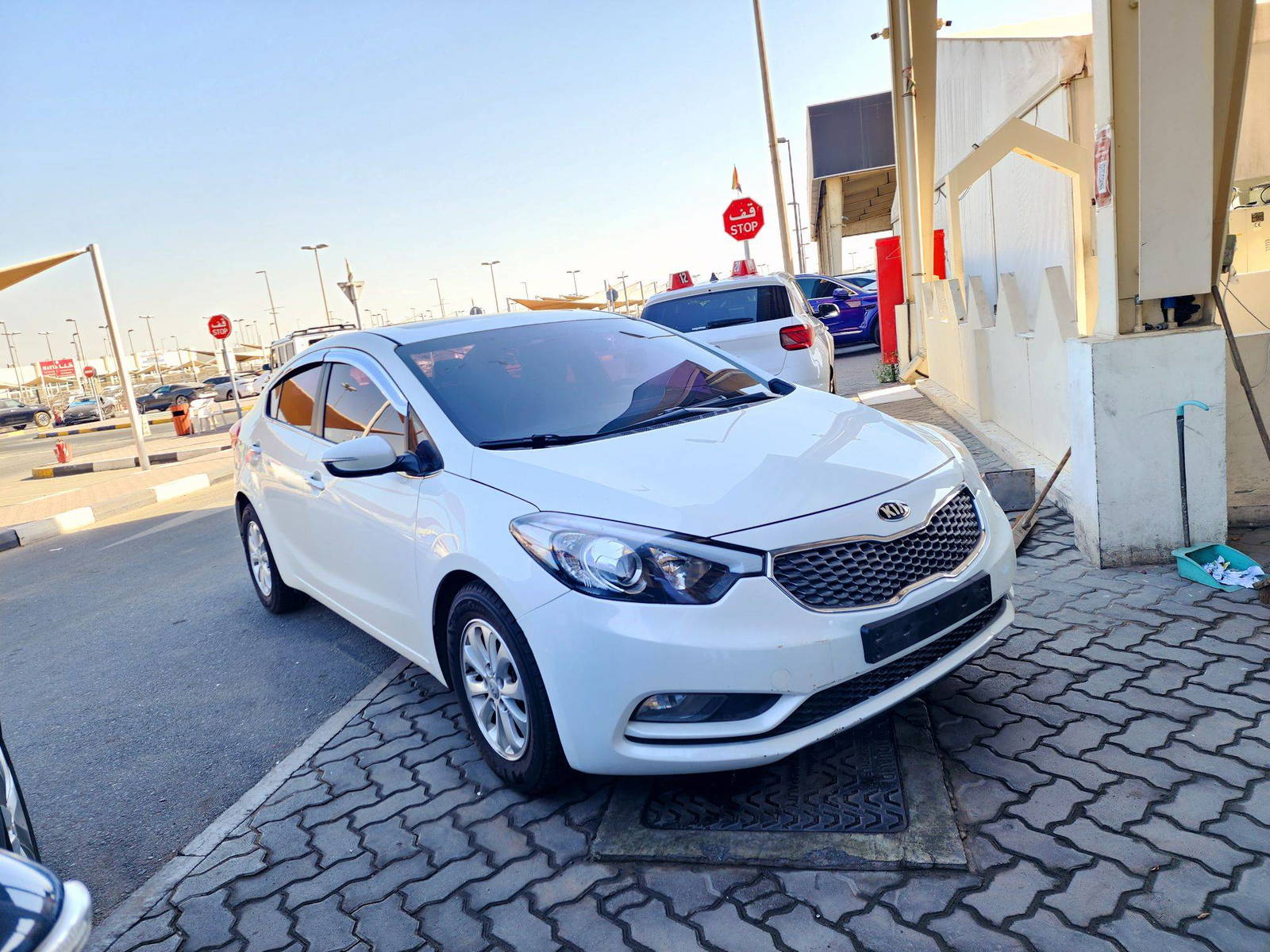 2013 KIA K3 — 182307 KM — Lot BDA004947 — Souq - Marhaba Auctions Used Cars - Image 4
