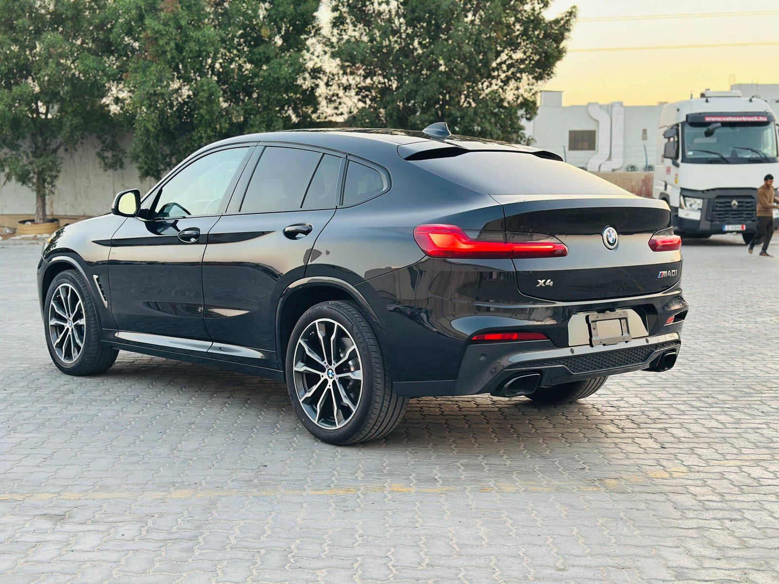2020 BMW X4 M40i — 54477 KM — Lot 09772 — Al Quoz - Marhaba Auctions Used Cars - Image 9