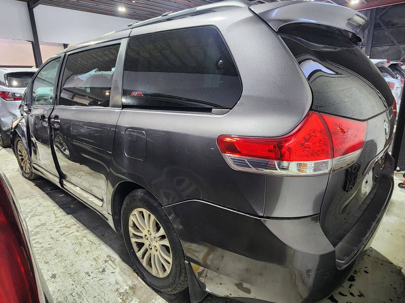 2011 TOYOTA SIENNA — 225496 Miles — Lot 118568 — Al Quoz - Marhaba Auctions Used Cars - Image 12