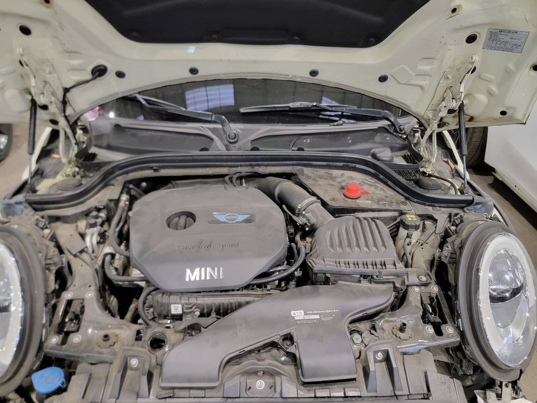 2018 MINI COOPER — 41117 KM — Lot J2H39404 — Main - Marhaba Auctions Used Cars - Image 11