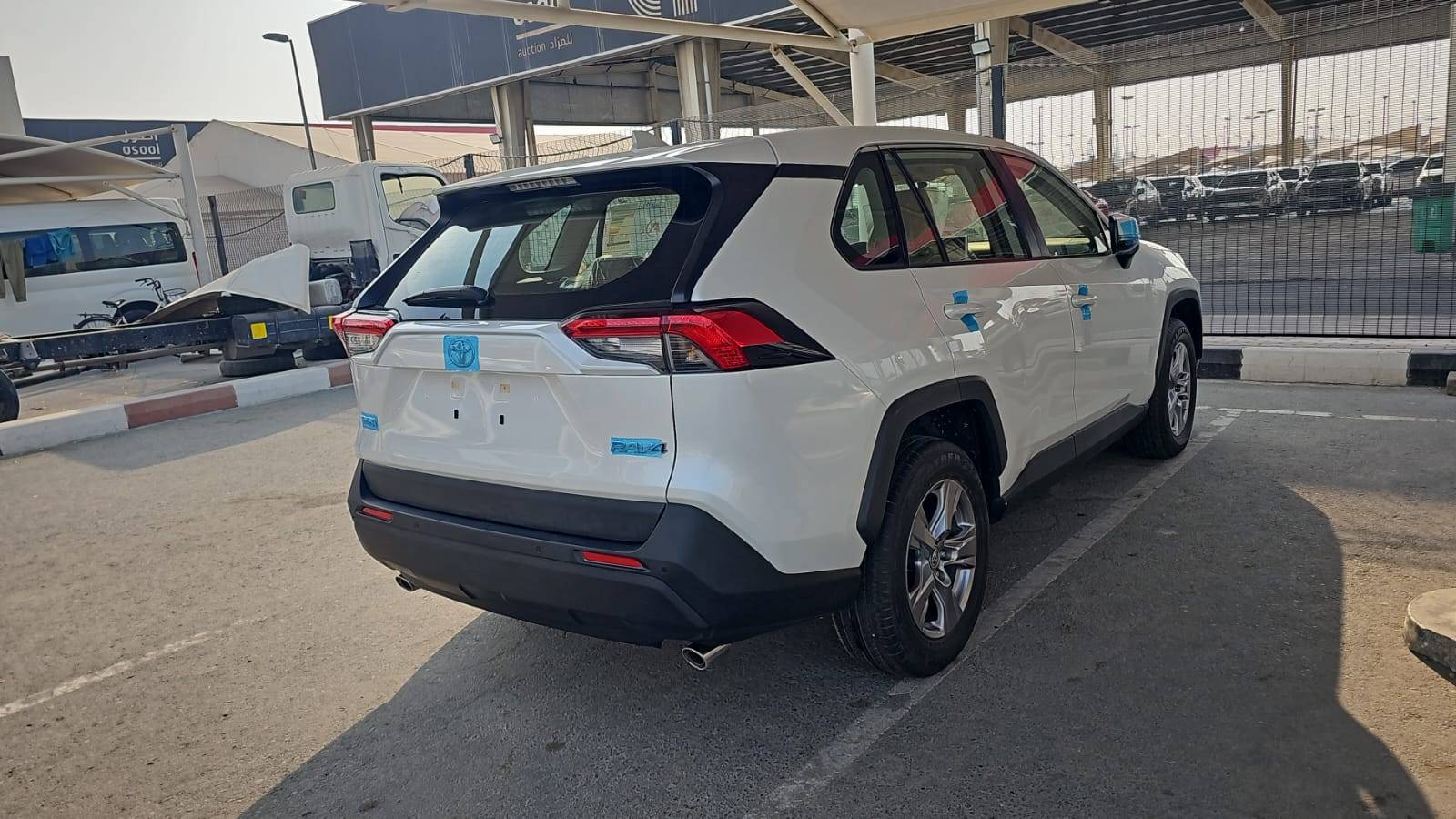 Toyota RAV4 2025 view 2