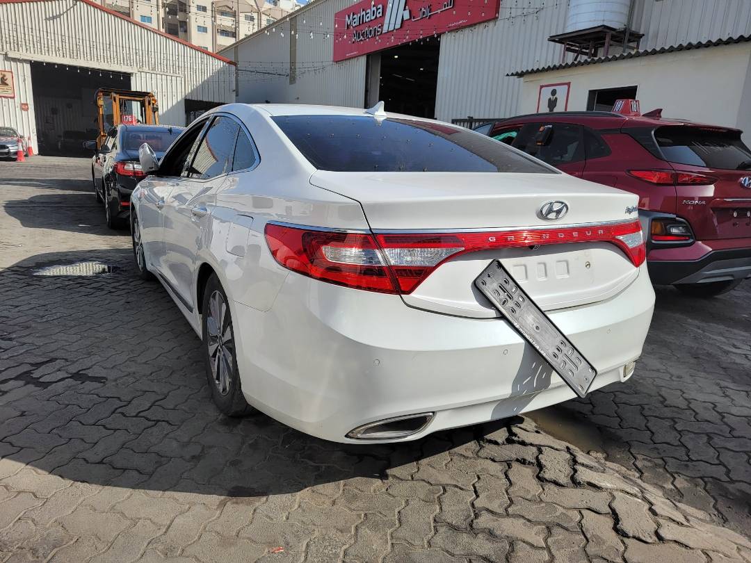 2014 HYUNDAI GRANDEUR — 306515 KM — Lot 000200 — Main - Marhaba Auctions Used Cars - Image 5