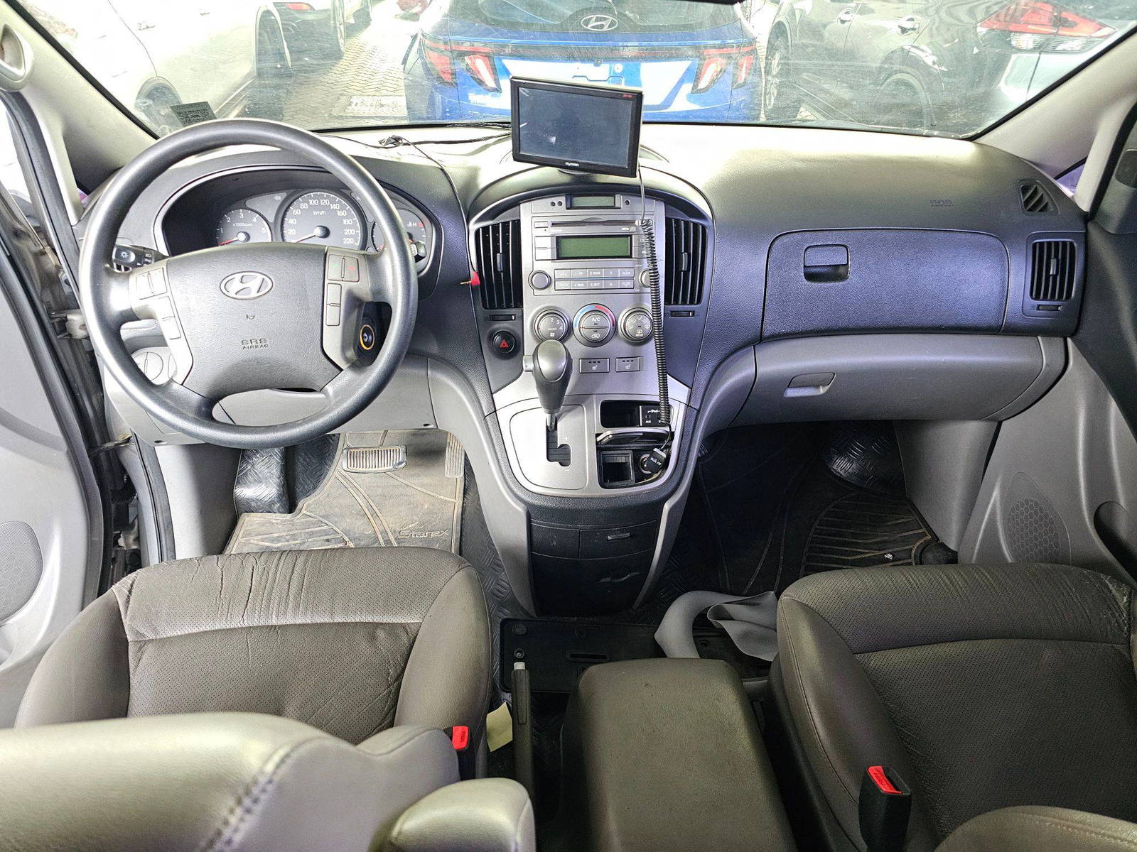 2016 HYUNDAI GRAND STAREX — 270335 KM — Lot 746203 — Souq - Marhaba Auctions Used Cars - Image 8
