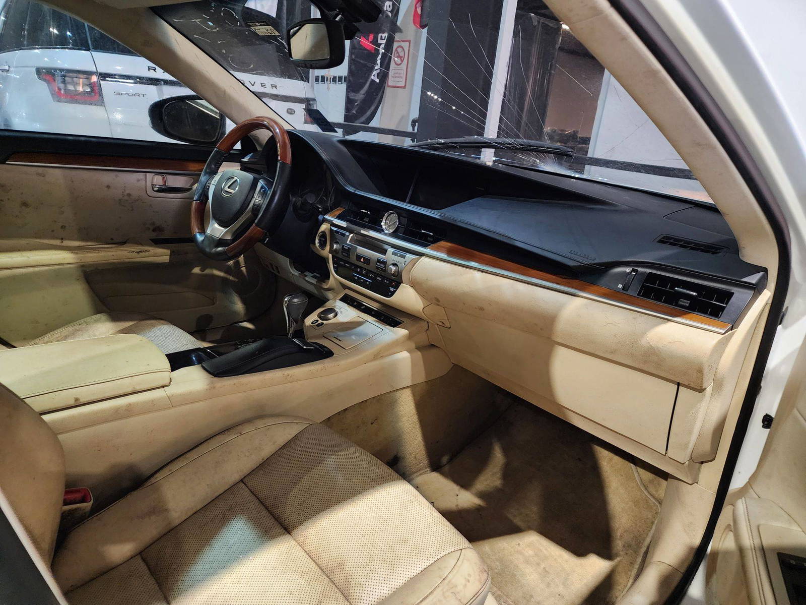 2014 LEXUS ES 300H — 114758 Miles — Lot E2045405 — Al Quoz - Marhaba Auctions Used Cars - Image 8