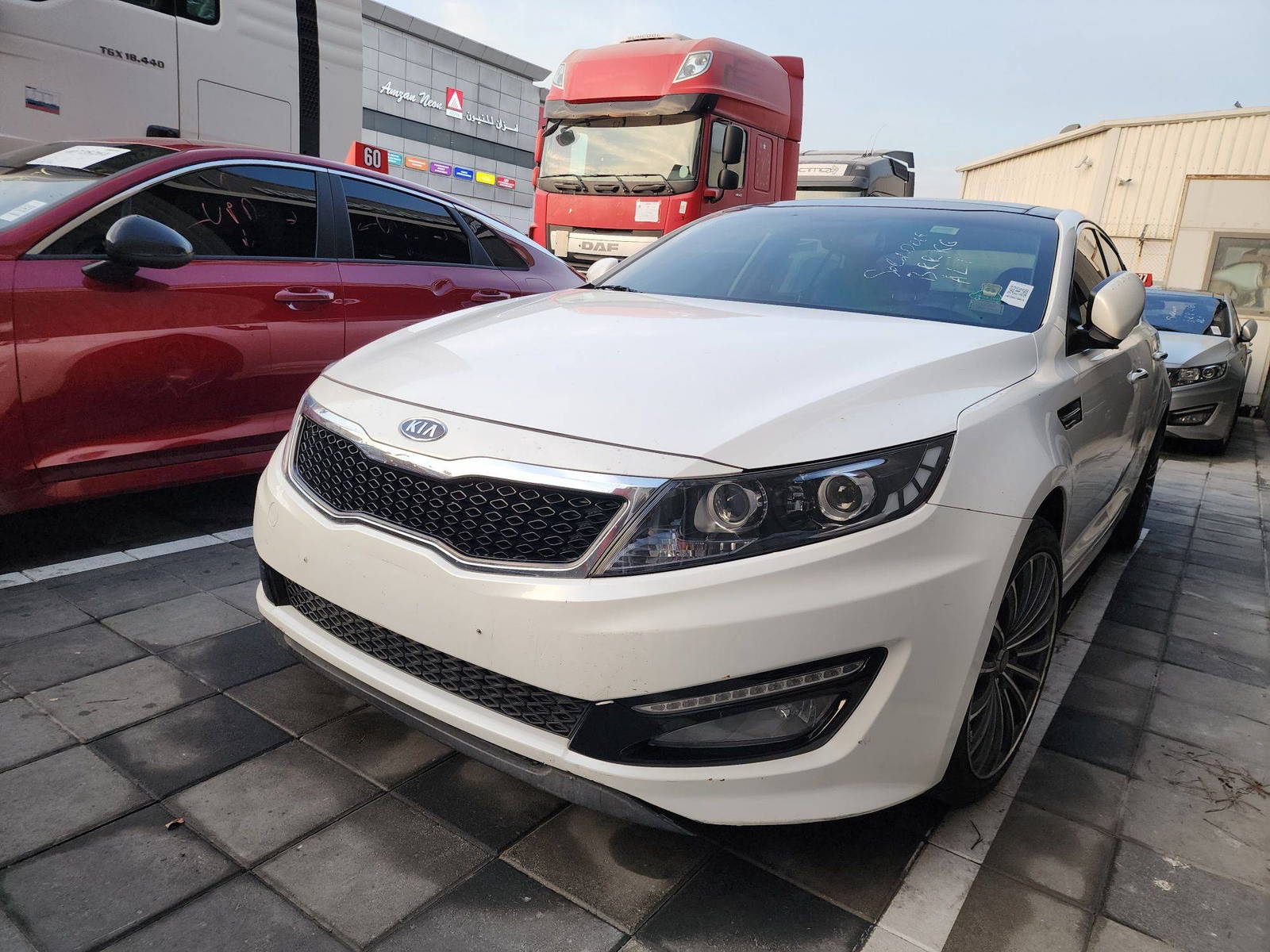 2011 KIA K5 — 173760 KM — Lot 142876 — Al Quoz - Marhaba Auctions Used Cars - Image 4