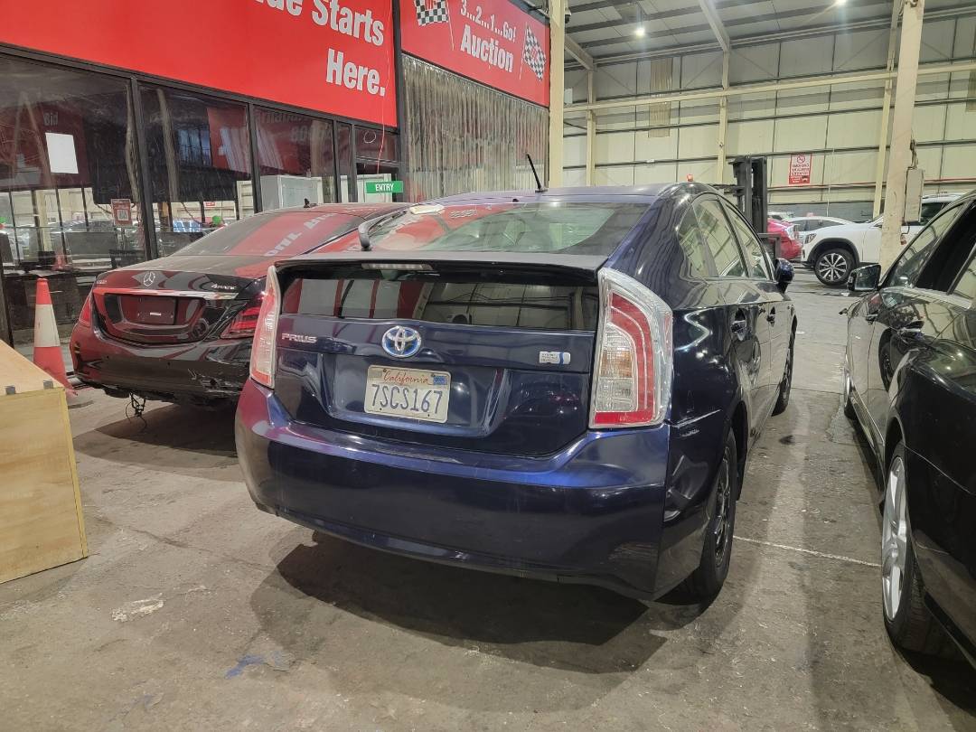 2013 TOYOTA PRIUS — 205448 Miles — Lot 3665185 — Main - Marhaba Auctions Used Cars - Image 3