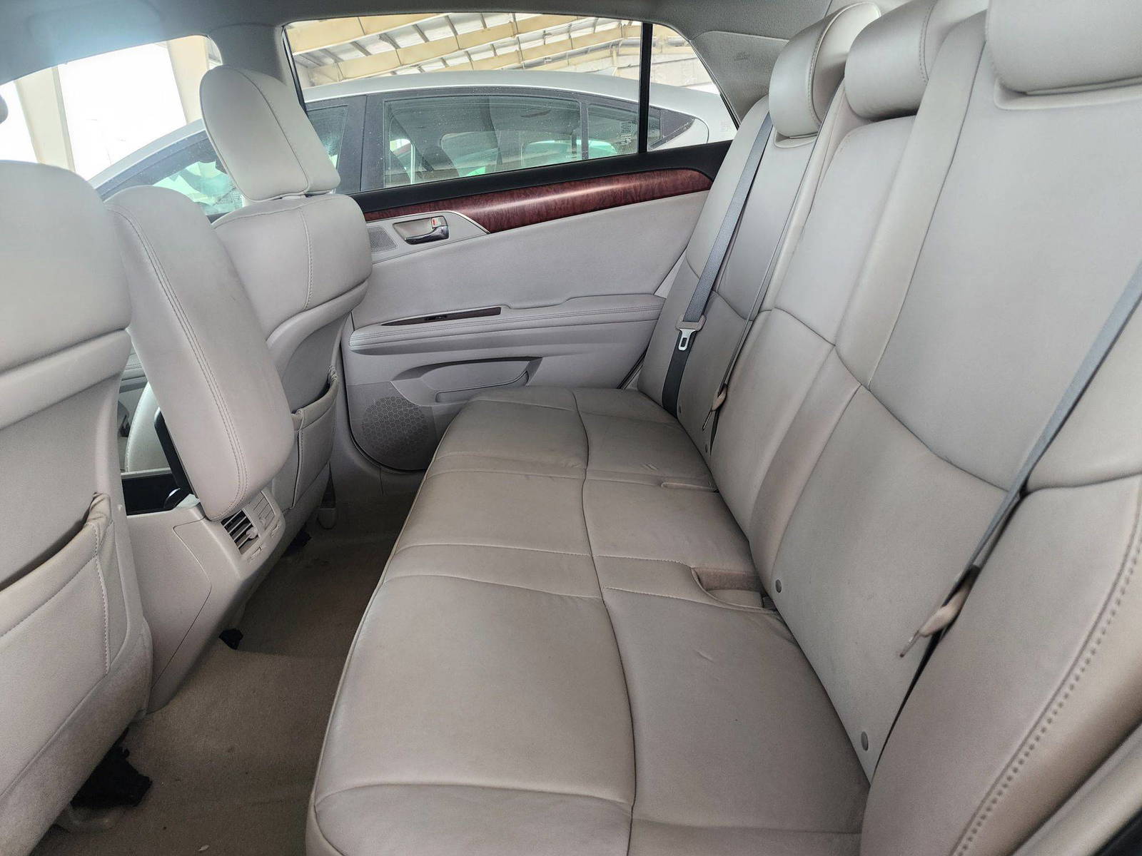 2011 TOYOTA AVALON — 211696 Miles — Lot 34648 — Souq - Marhaba Auctions Used Cars - Image 6