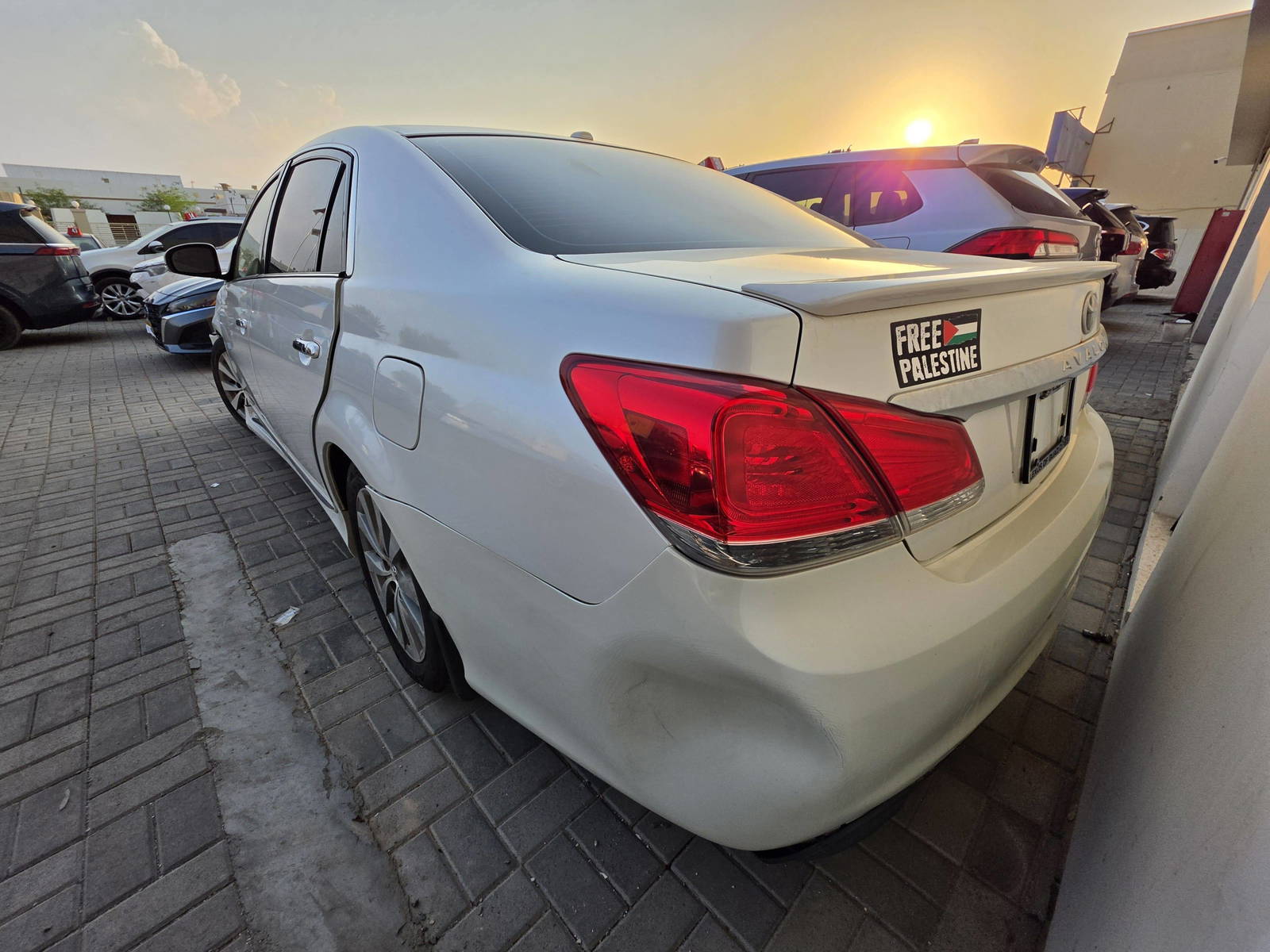 2012 TOYOTA AVALON — 178860 Miles — Lot 455744 - Marhaba Auctions Used Cars - Image 5