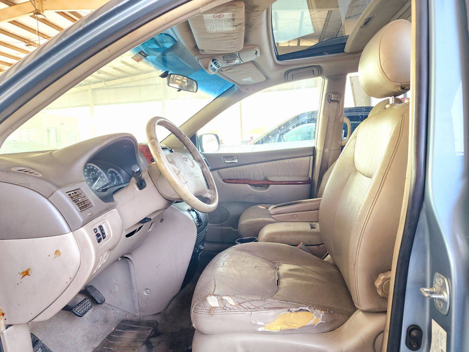 2004 TOYOTA SIENNA — 238742 Miles — Lot 2C84S033659 — Main - Marhaba Auctions Used Cars - Image 9