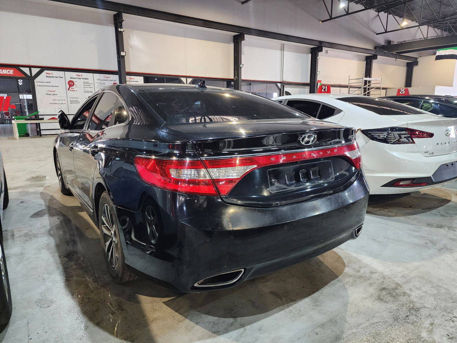 2011 HYUNDAI GRANDEUR — 87074 KM — Lot 033763 — Main - Marhaba Auctions Used Cars - Image 5