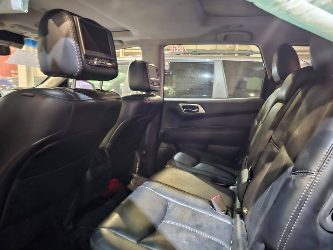 2015 NISSAN PATHFINDER — 155990 Miles — Lot 8FC605351 — Main - Marhaba Auctions Used Cars - Image 5