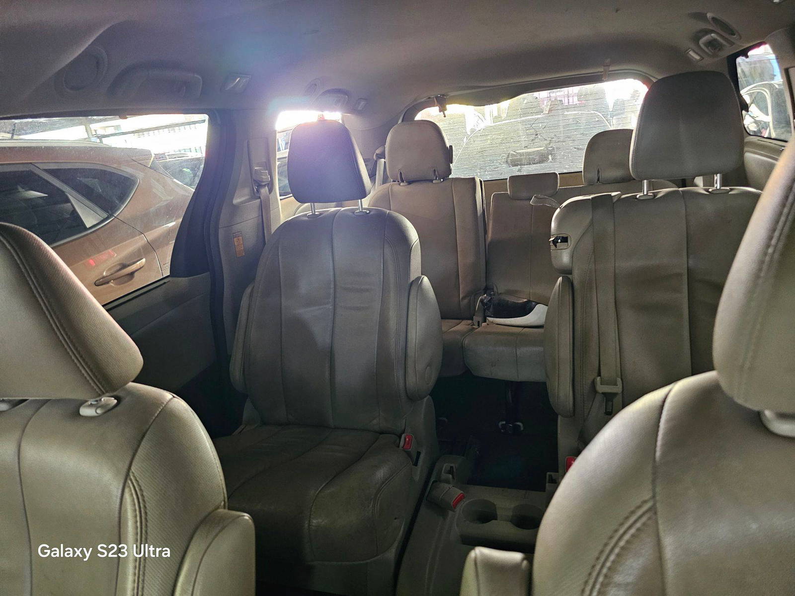 2013 TOYOTA SIENNA — 171225 Miles — Lot 43000526 — Main - Marhaba Auctions Used Cars - Image 8