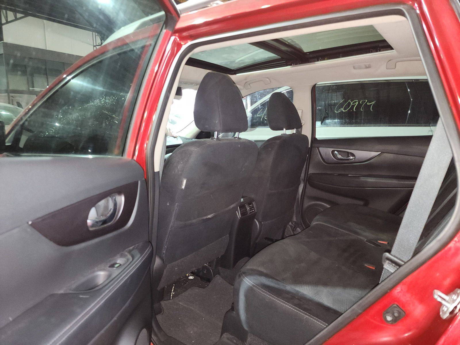 2016 NISSAN ROGUE — 165057 KM — Lot 832377 — Al Quoz - Marhaba Auctions Used Cars - Image 7