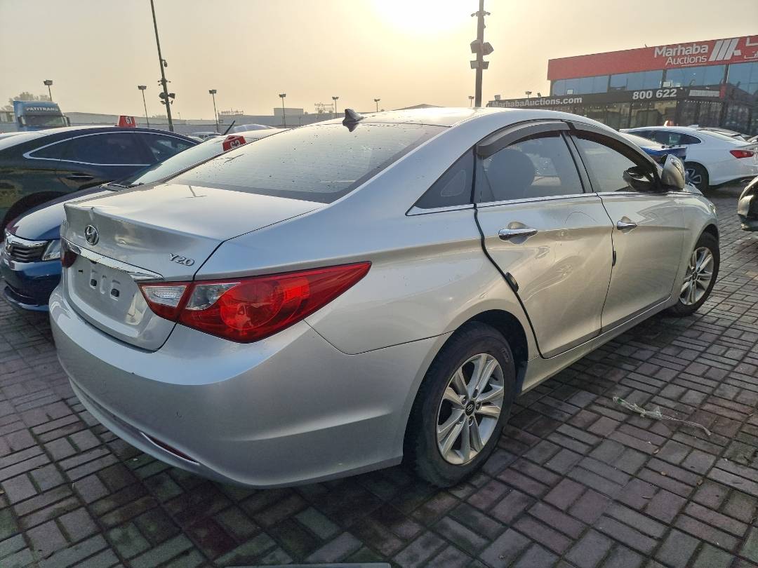 2010 HYUNDAI SONATA — 280683 KM — Lot 124587 — Ind. 12 - Marhaba Auctions Used Cars - Image 4