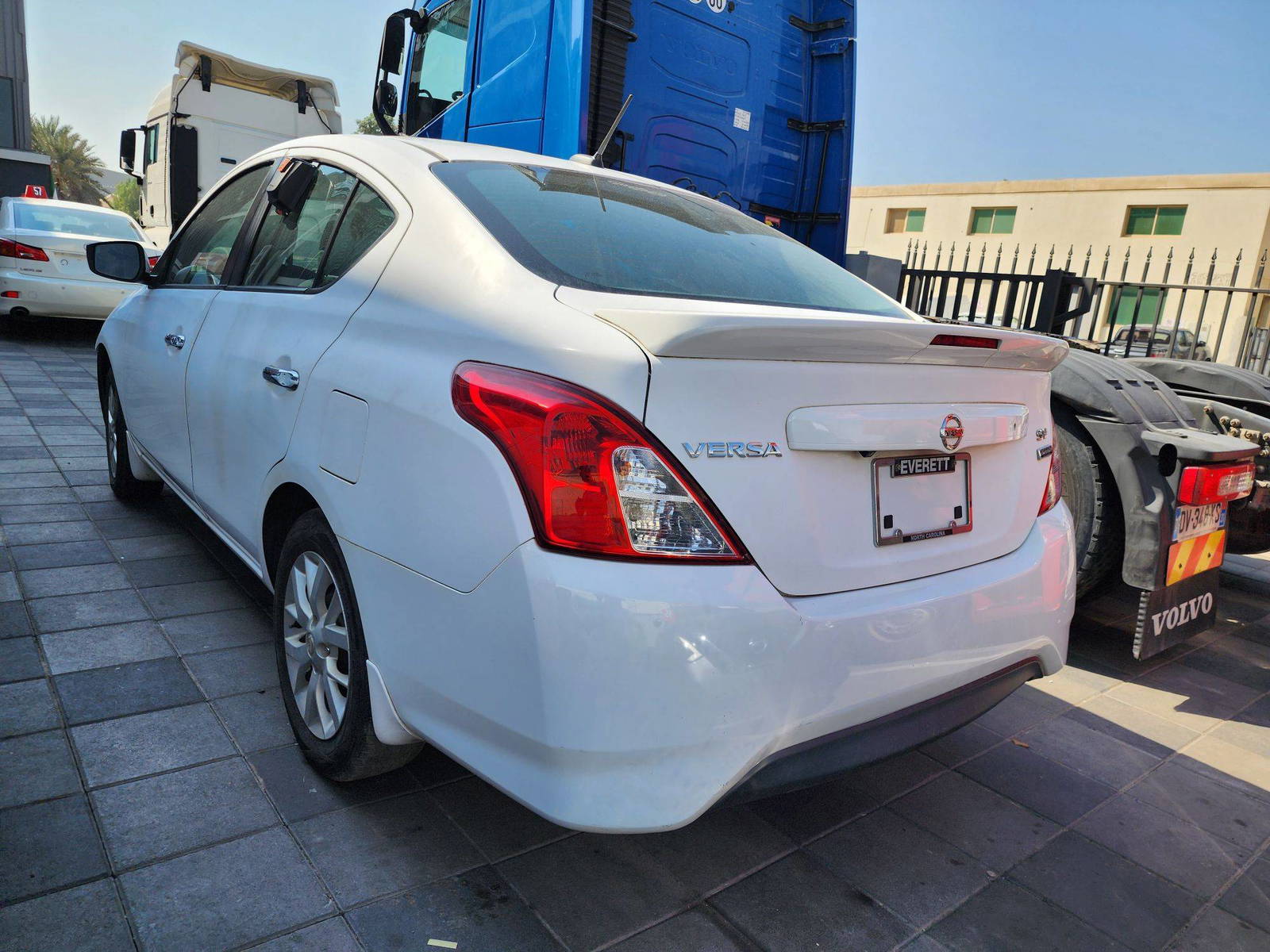 2018 NISSAN VERSA — 156540 Miles — Lot 48527404 — Al Quoz - Marhaba Auctions Used Cars - Image 3