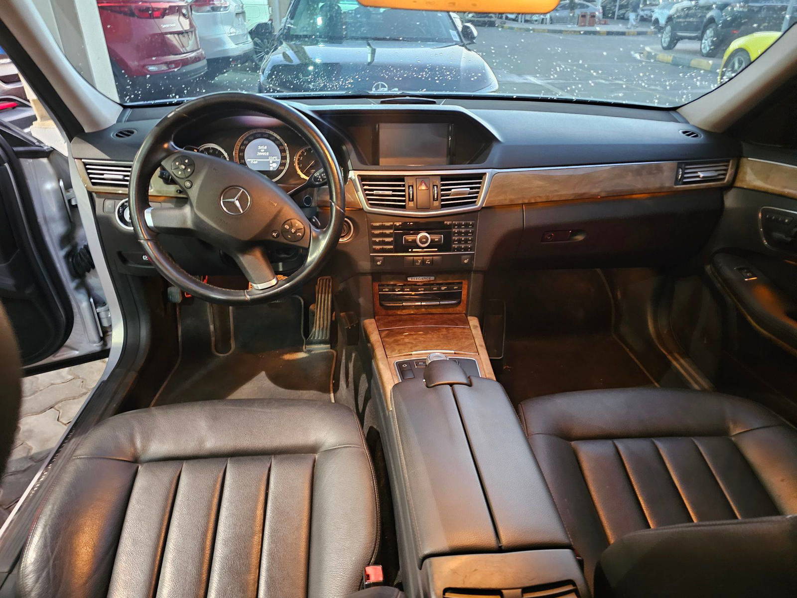 2011 MERCEDES BENZ E-300 — 209053 KM — Lot B3BA414662 — Souq - Marhaba Auctions Used Cars - Image 7